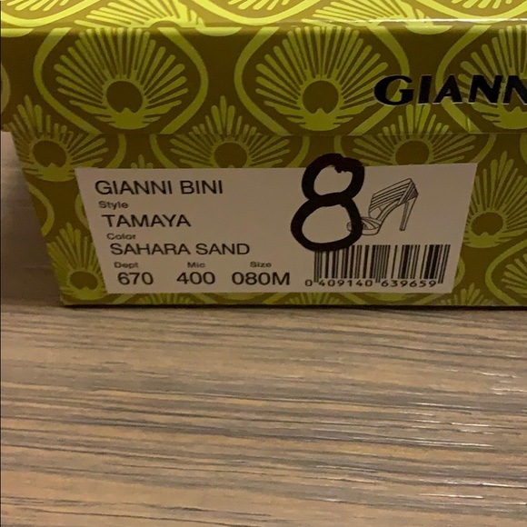 Heels size 8 - Picture 2 of 5